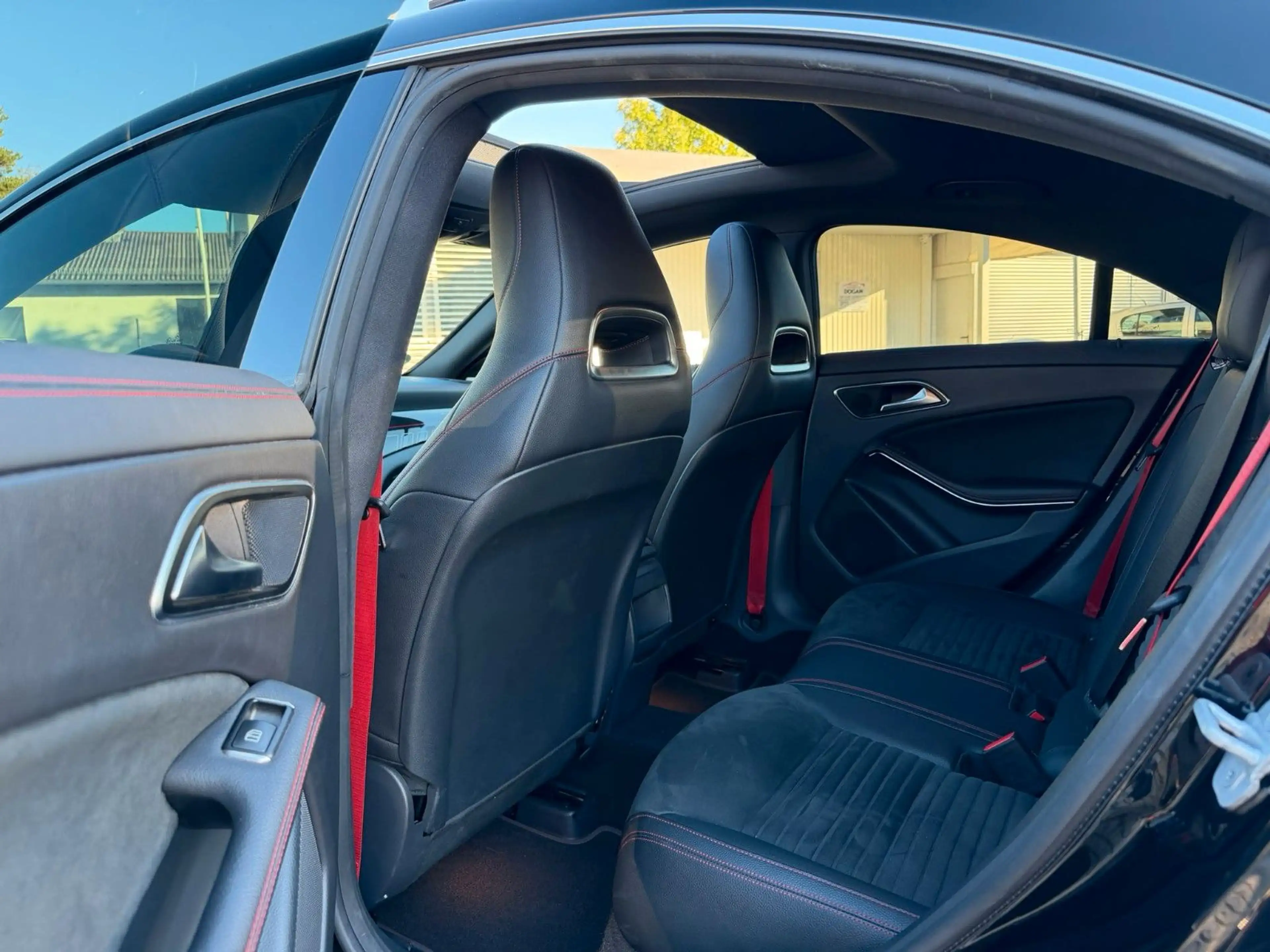 Mercedes-Benz CLA 45 AMG 4Matic Facelift Vollausstattung — photo 15