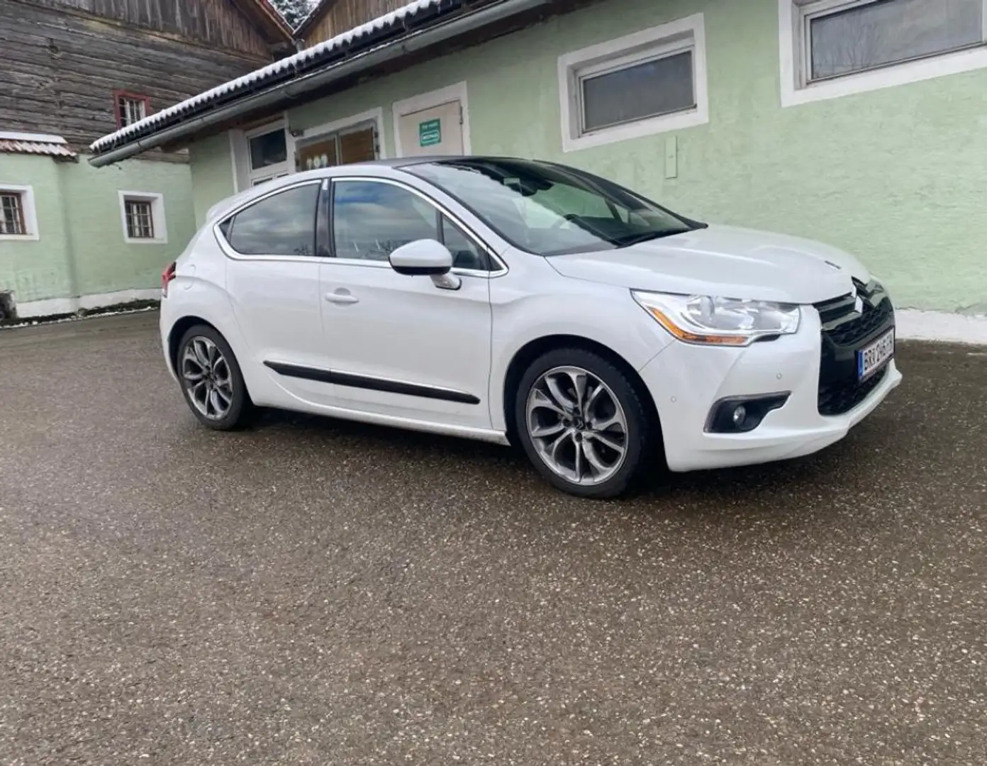 Citroen DS4 HDi 165 Sport Chic Wit - 1