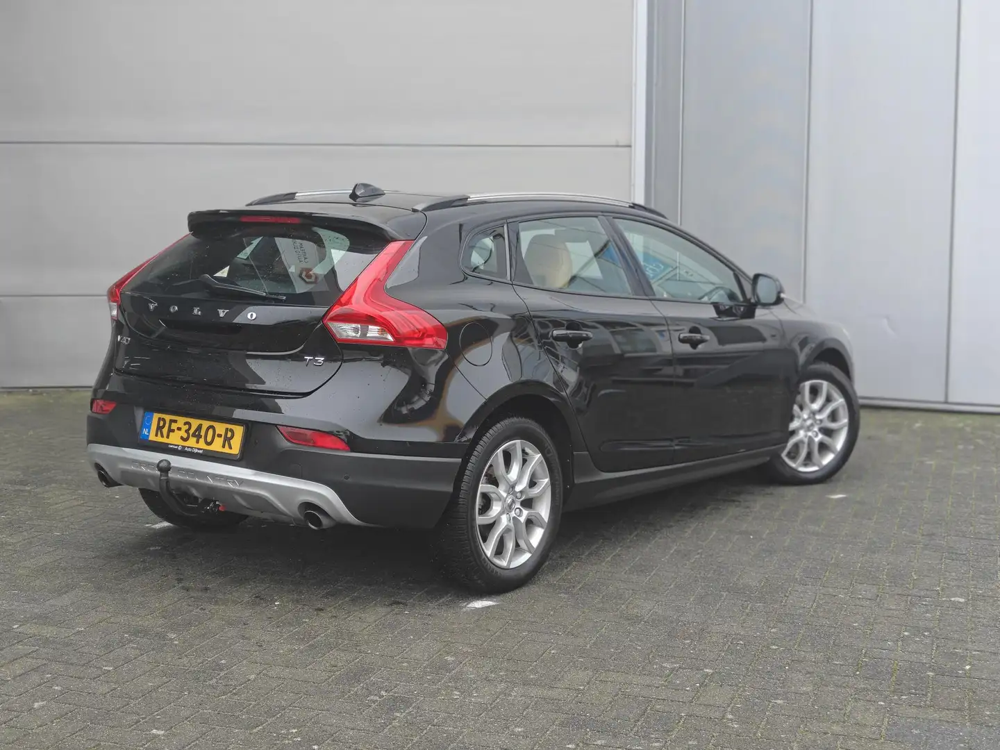 Volvo V40 Cross Country 1.5 T3 Nordic+ Luxury Noir - 2