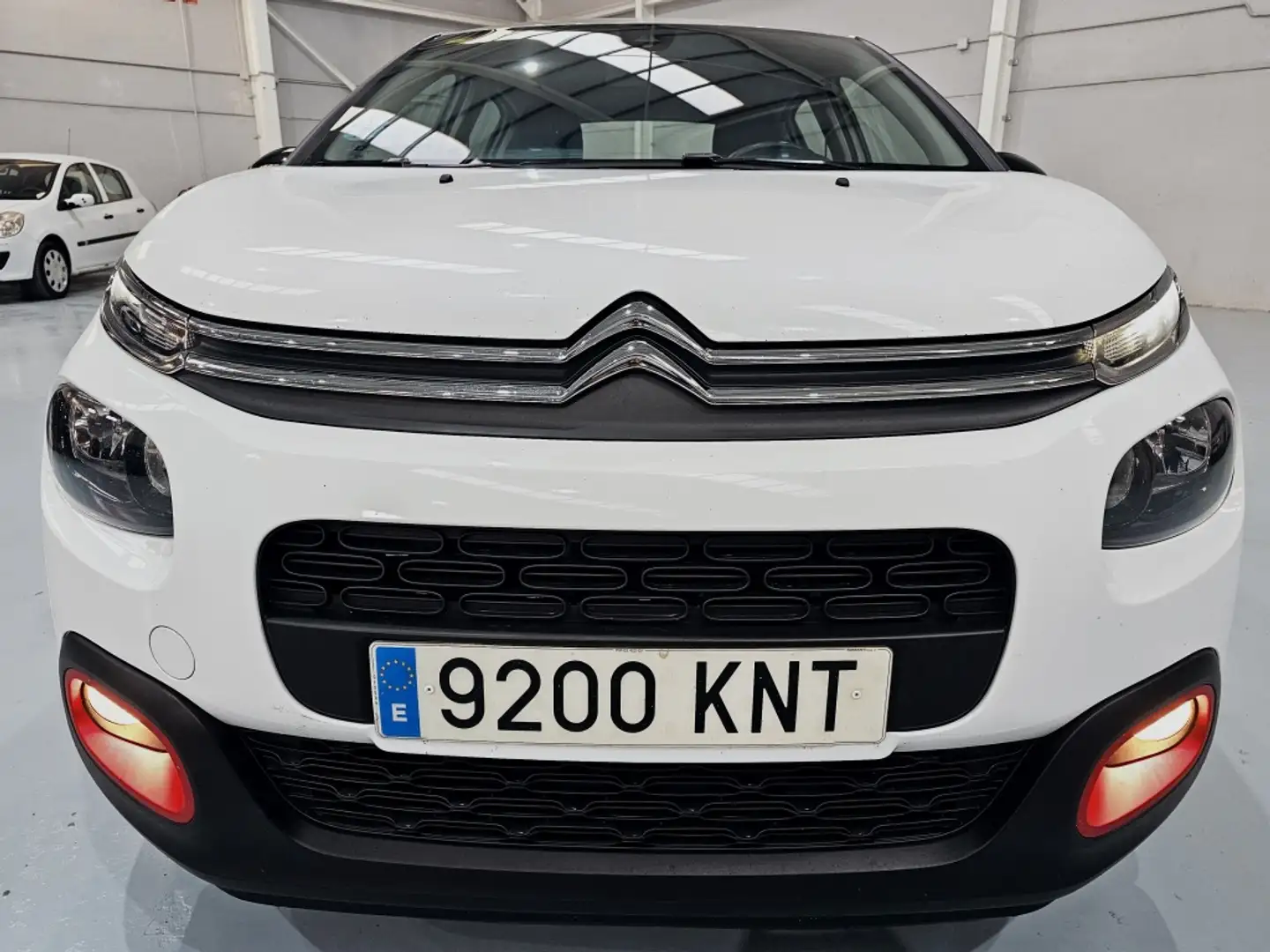 Citroen C3 1.2 PureTech S&S Elle 82 Blanc - 2