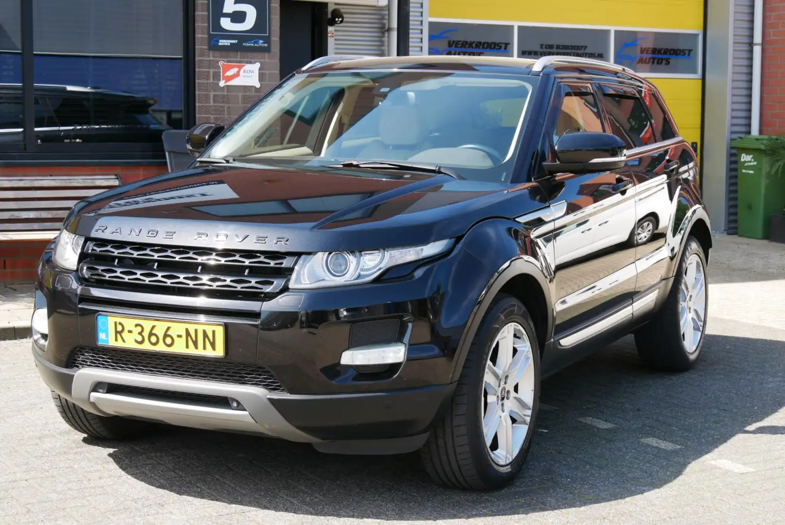 Land Rover Range Rover Evoque 2.2 SD4 4WD Prestige. leder. navi. clima Zwart - 2