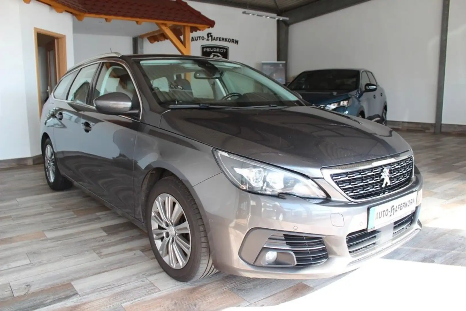 Peugeot 308 SW 1.5 BlueHdi 130 Allure Gris - 2