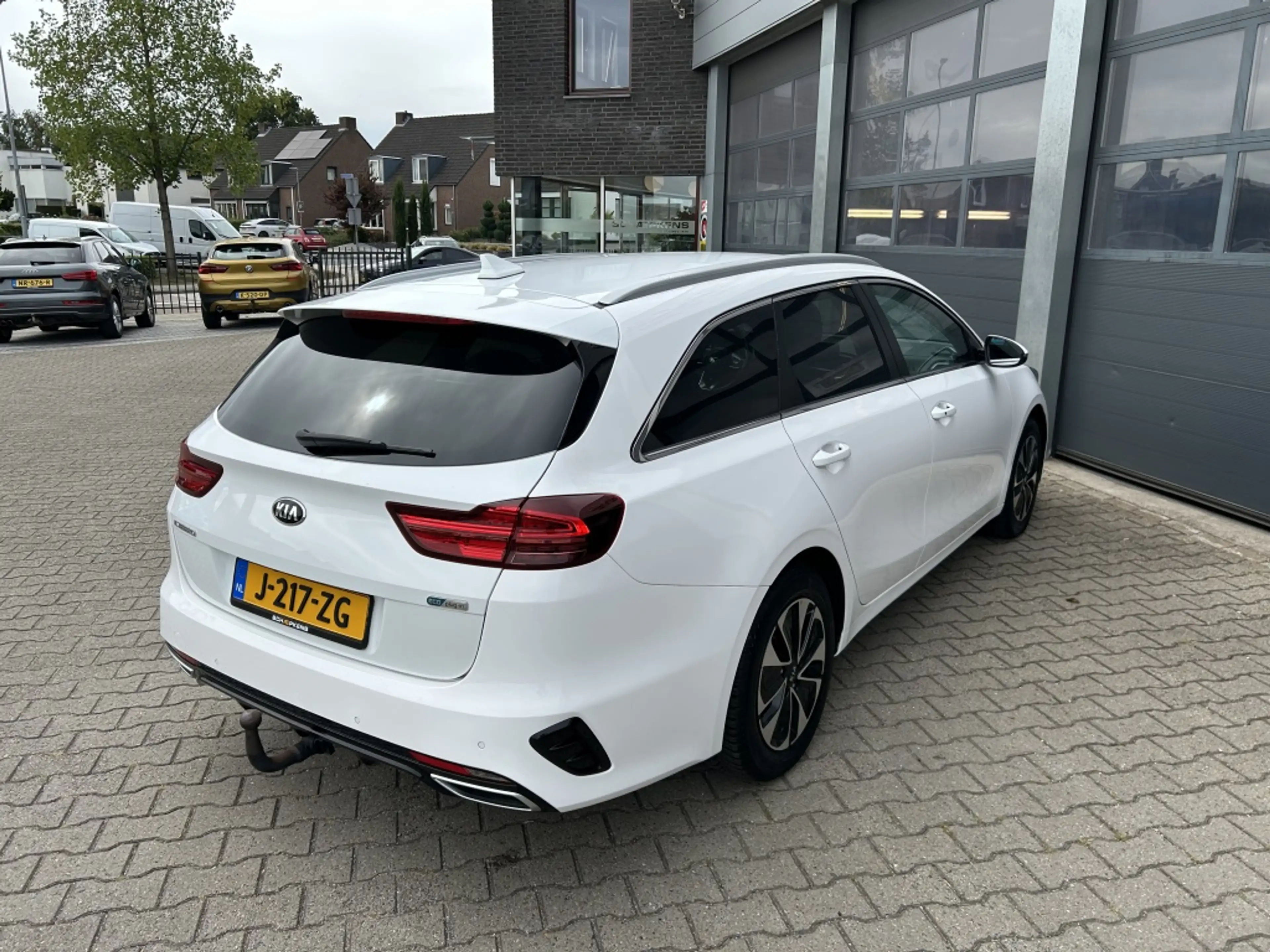 Kia Ceed SW / cee'd SW 1.6 GDI PHEV 141pk DCT6 DynamicPlusLine — photo 15