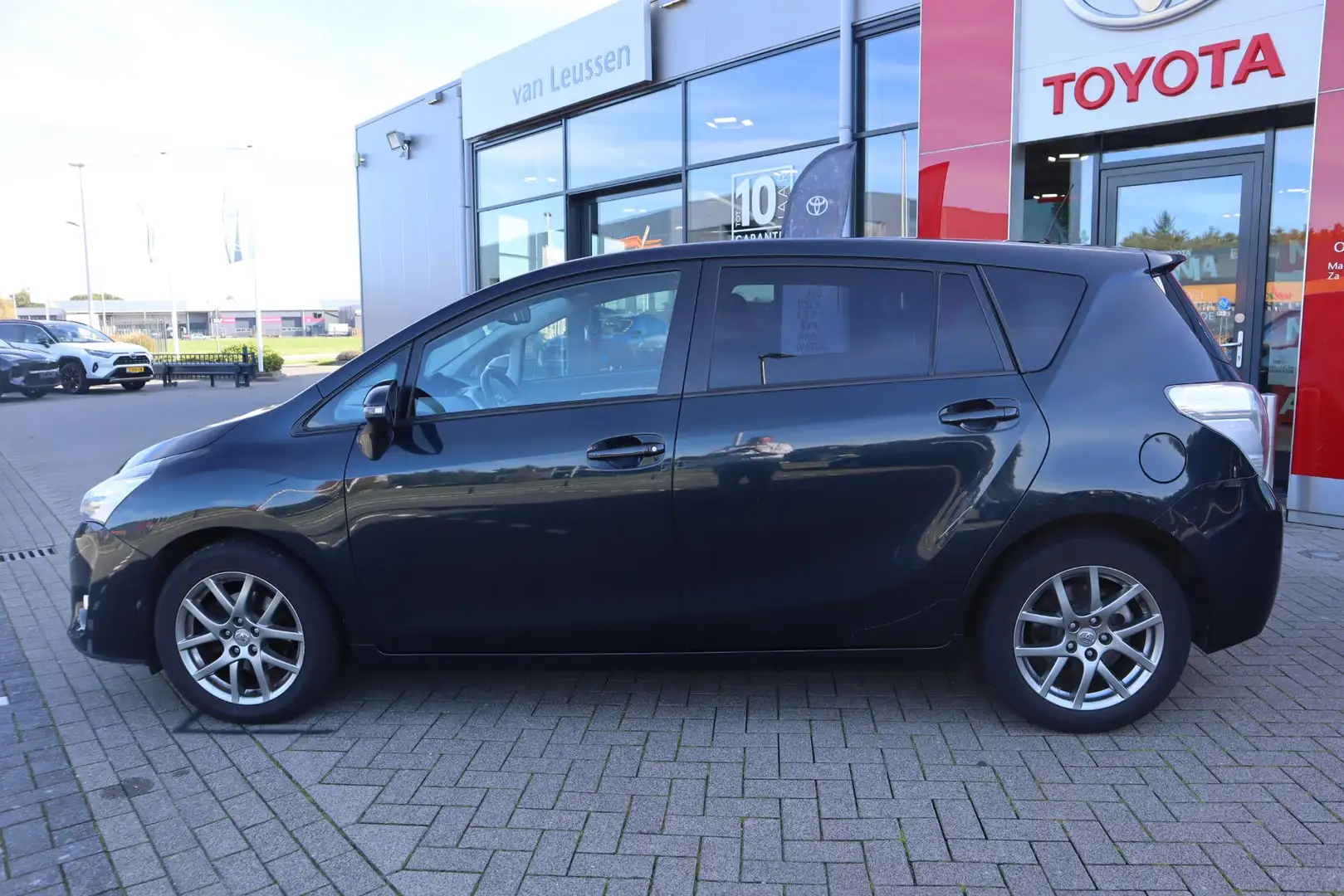 Toyota Verso 1.8 VVT-i BUSINESS AUTOMAAT TREKHAAK CLIMA STOELVE Gris - 2