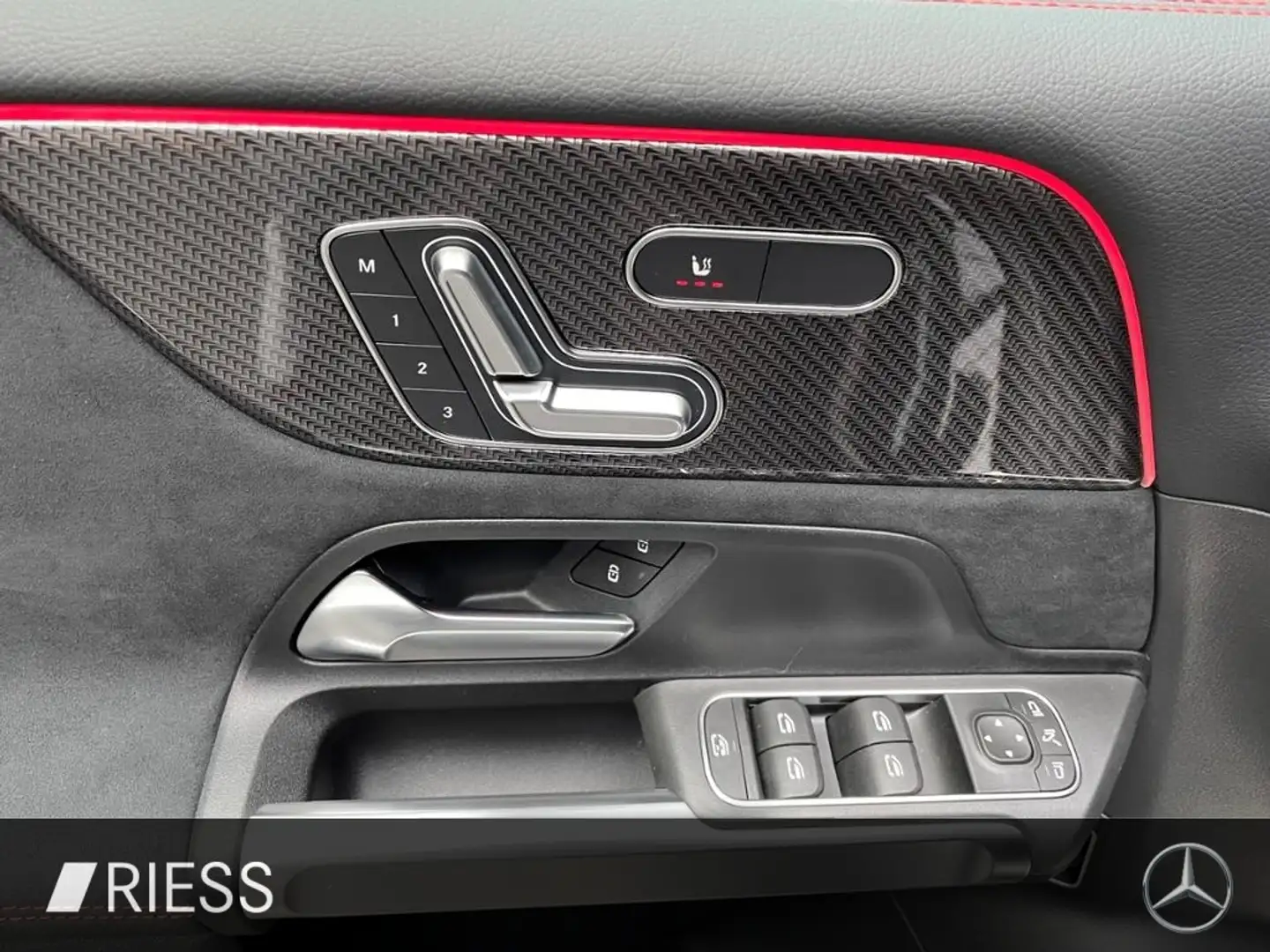 Mercedes-Benz GLB 35 AMG AMG GLB 35 4MATIC 360 ACC AHK AUT DynLicht Kam. Schwarz - 2