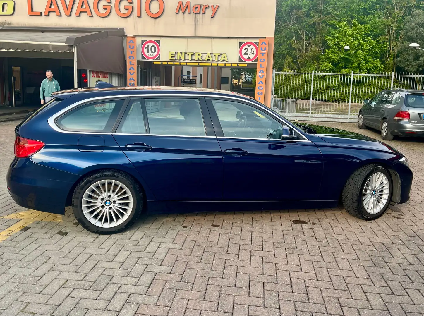BMW 330 Serie 3 F31 2012 Touring 330dA Touring Luxury Bleu - 1