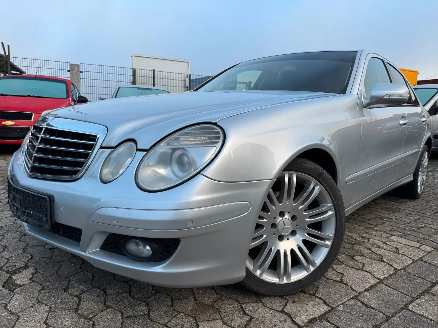 Mercedes-Benz E 280 Lim Automatik,Klima,Navi,Schiebedach,AHK Plateado - 1