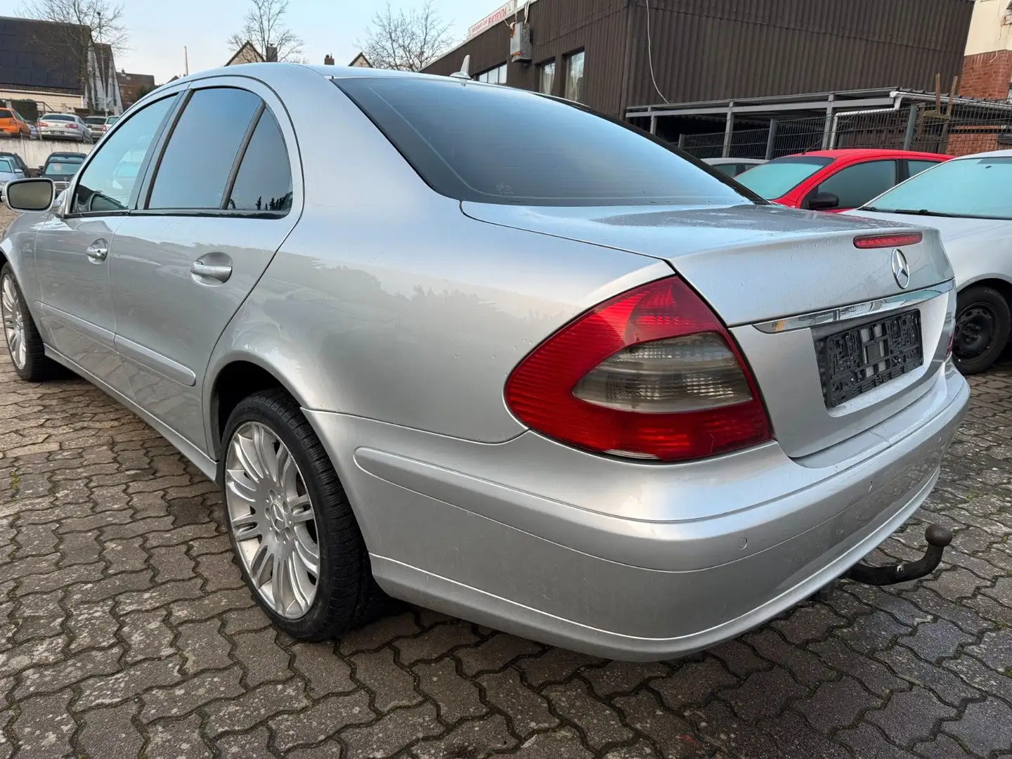 Mercedes-Benz E 280 Lim Automatik,Klima,Navi,Schiebedach,AHK Plateado - 2