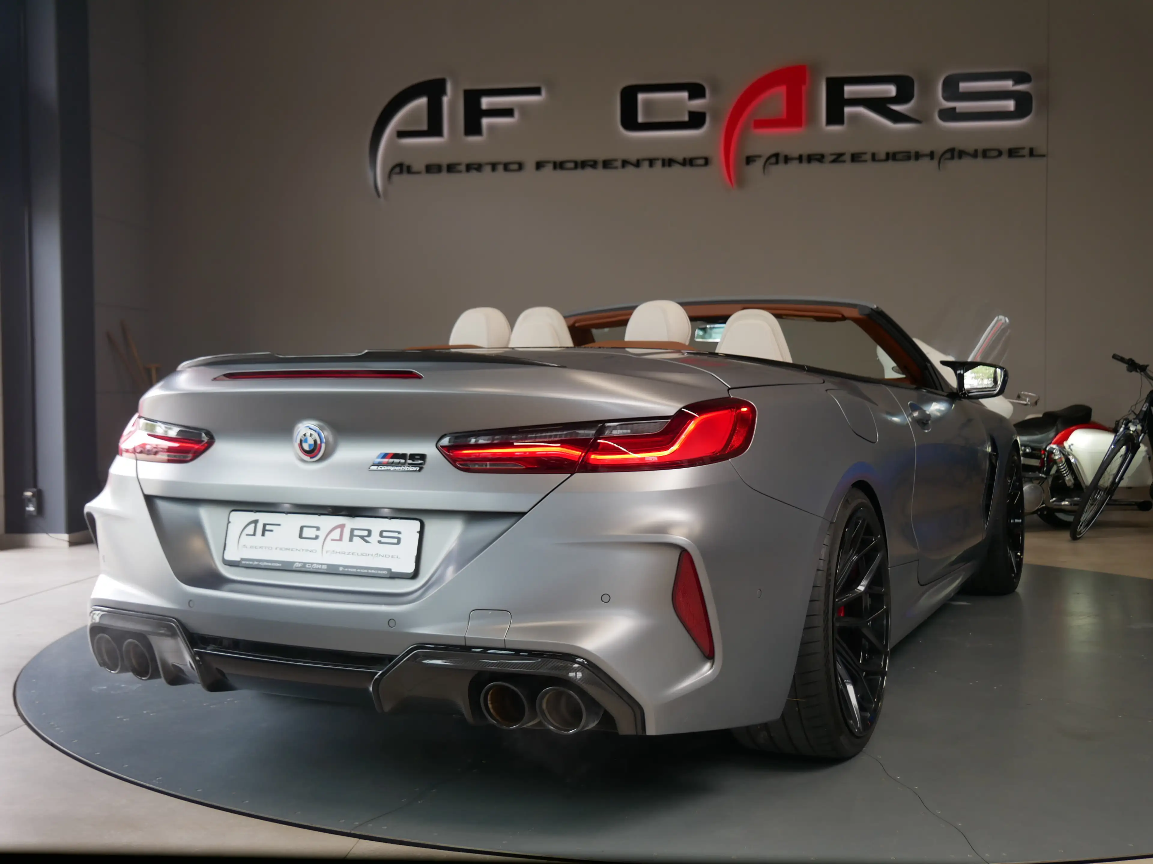 BMW M8 Competition Carbon B&W 21 Wheelforce TV 360° — photo 5
