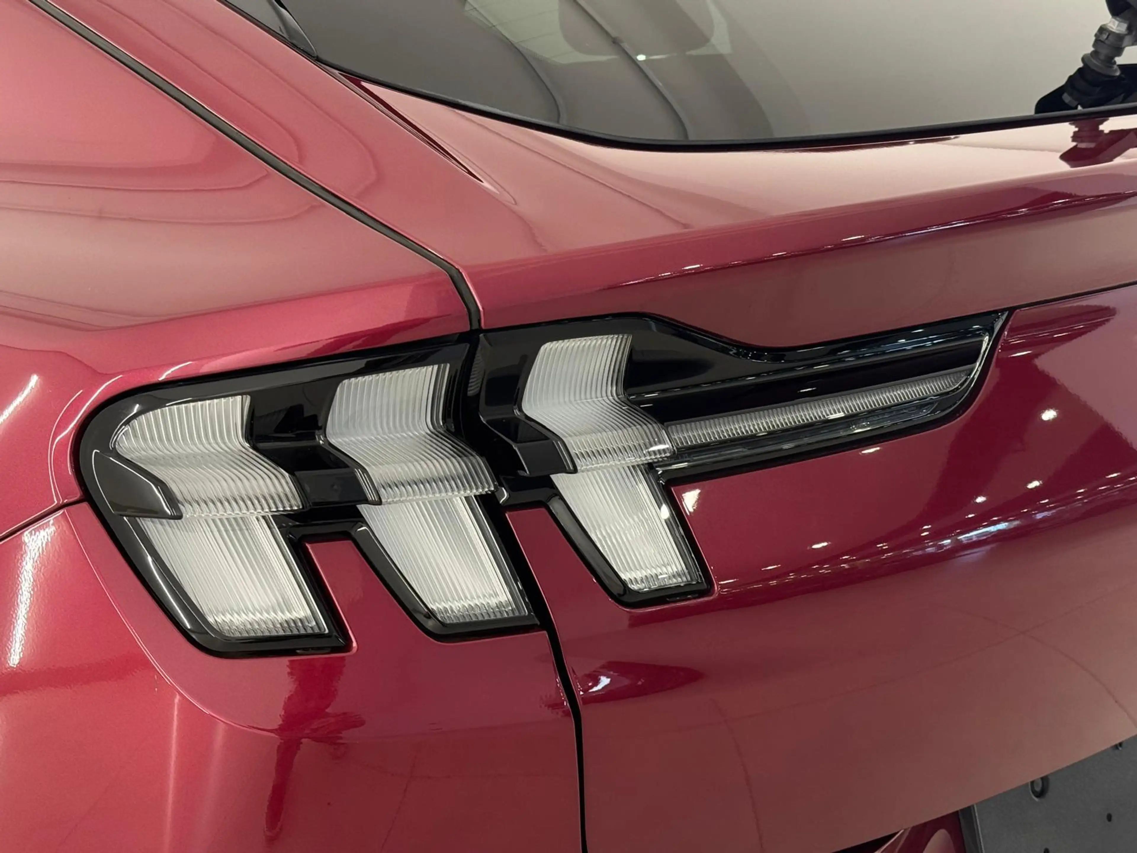 Ford Mustang Mach-E Tech Package RWD 73 kWh 19inch — photo 6