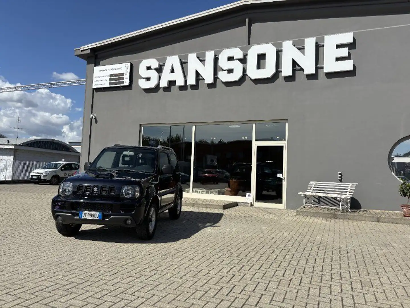 Suzuki Jimny Jimny 1.5 DDiS cat 4WD JLX Più Schwarz - 1