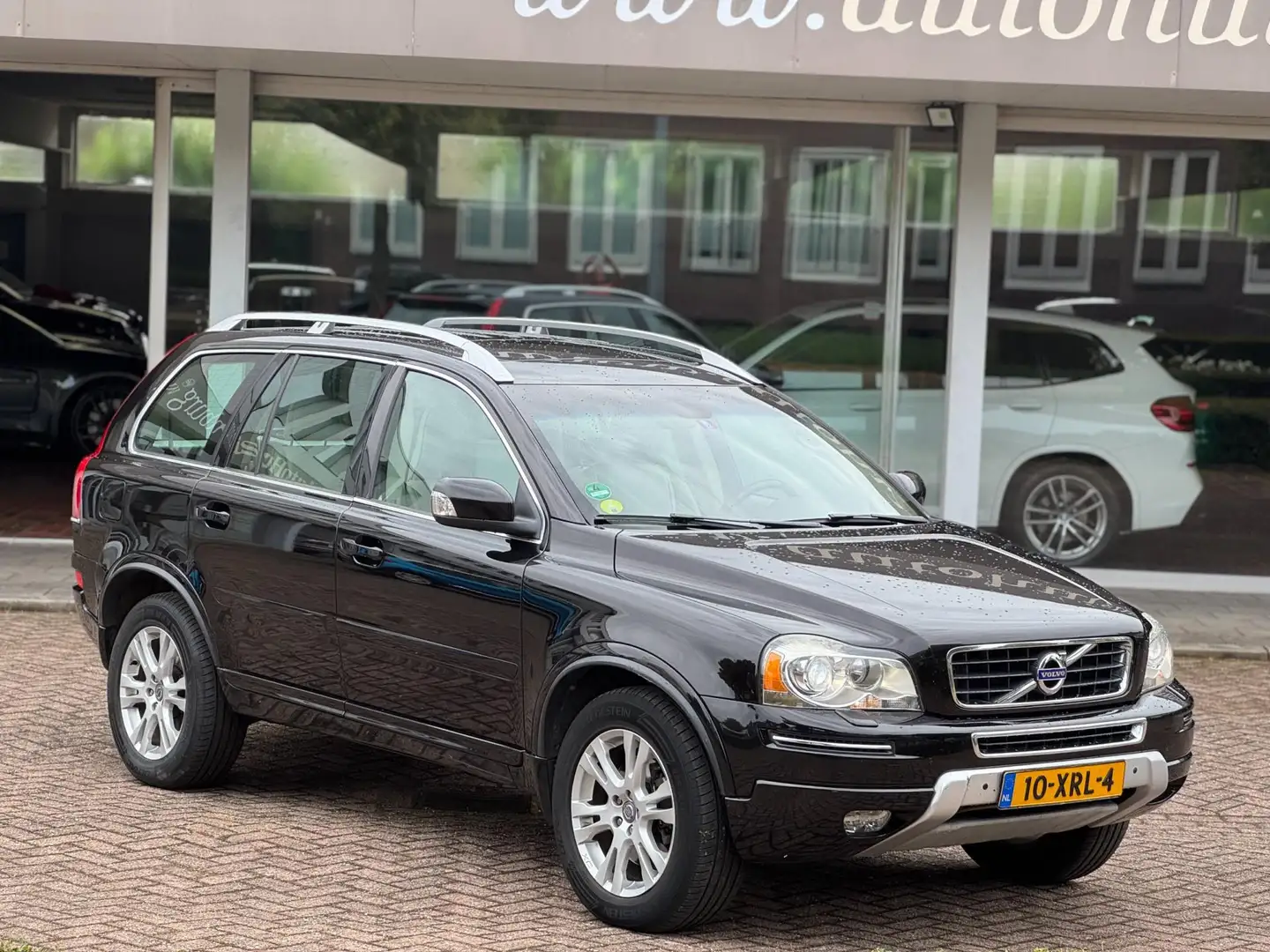 Volvo XC90 2.4 D5 Limited Edition|7 Zits|NAP|Schuifdak|Leer|S Zwart - 2