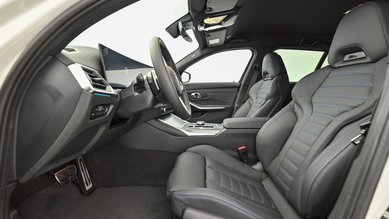 BMW 330 e xDrive — photo 7