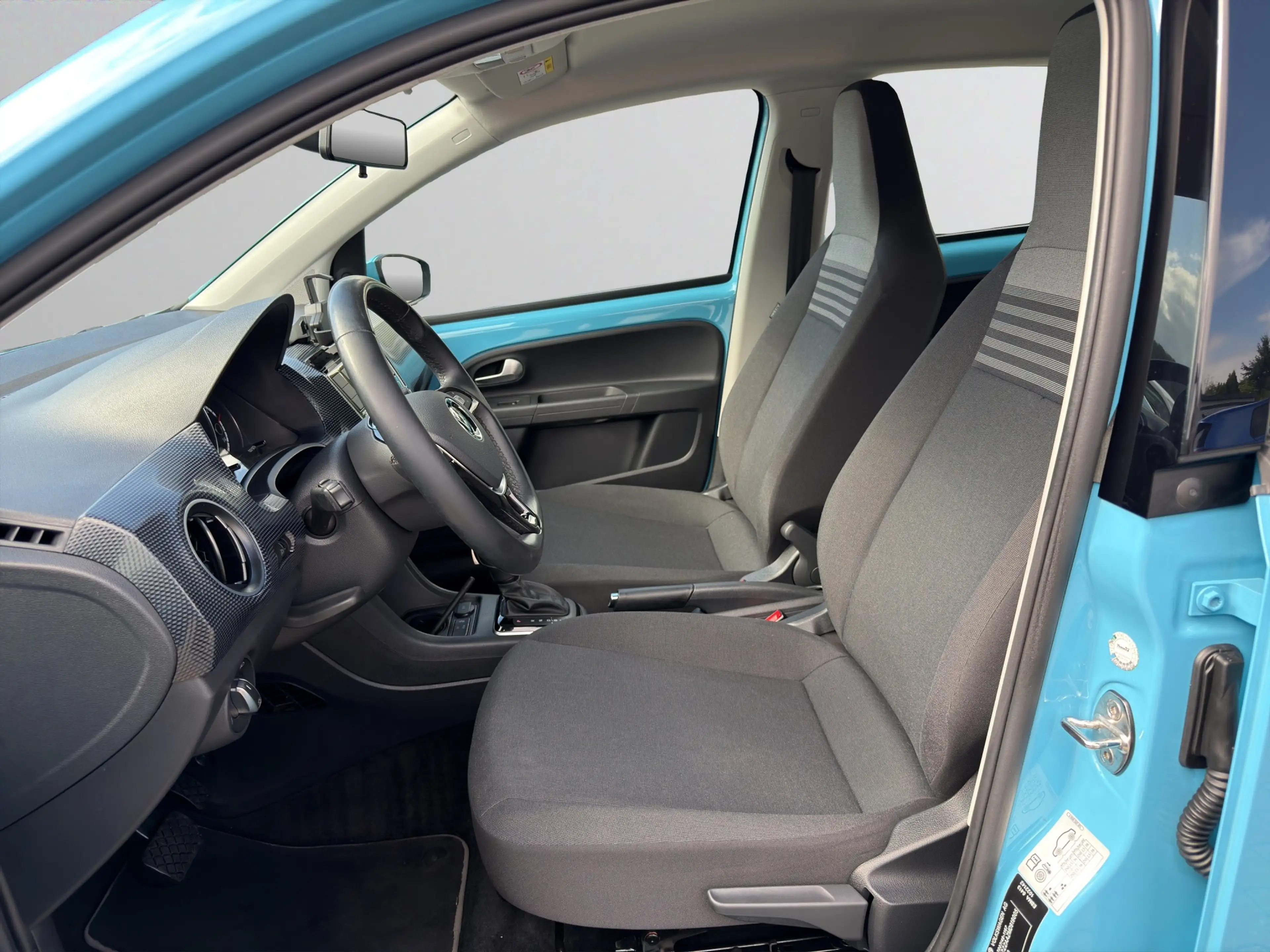 Volkswagen e-up! move! CCS Kamera PDC GRA CompPhone DAB — photo 12