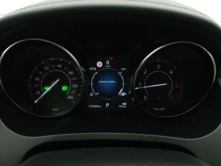 Jaguar E-Pace 2019, foto 10