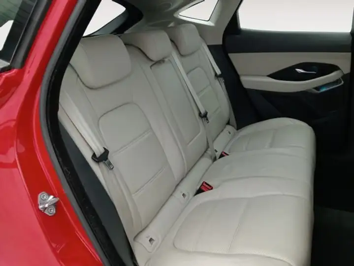 Jaguar E-Pace 2019, foto 9