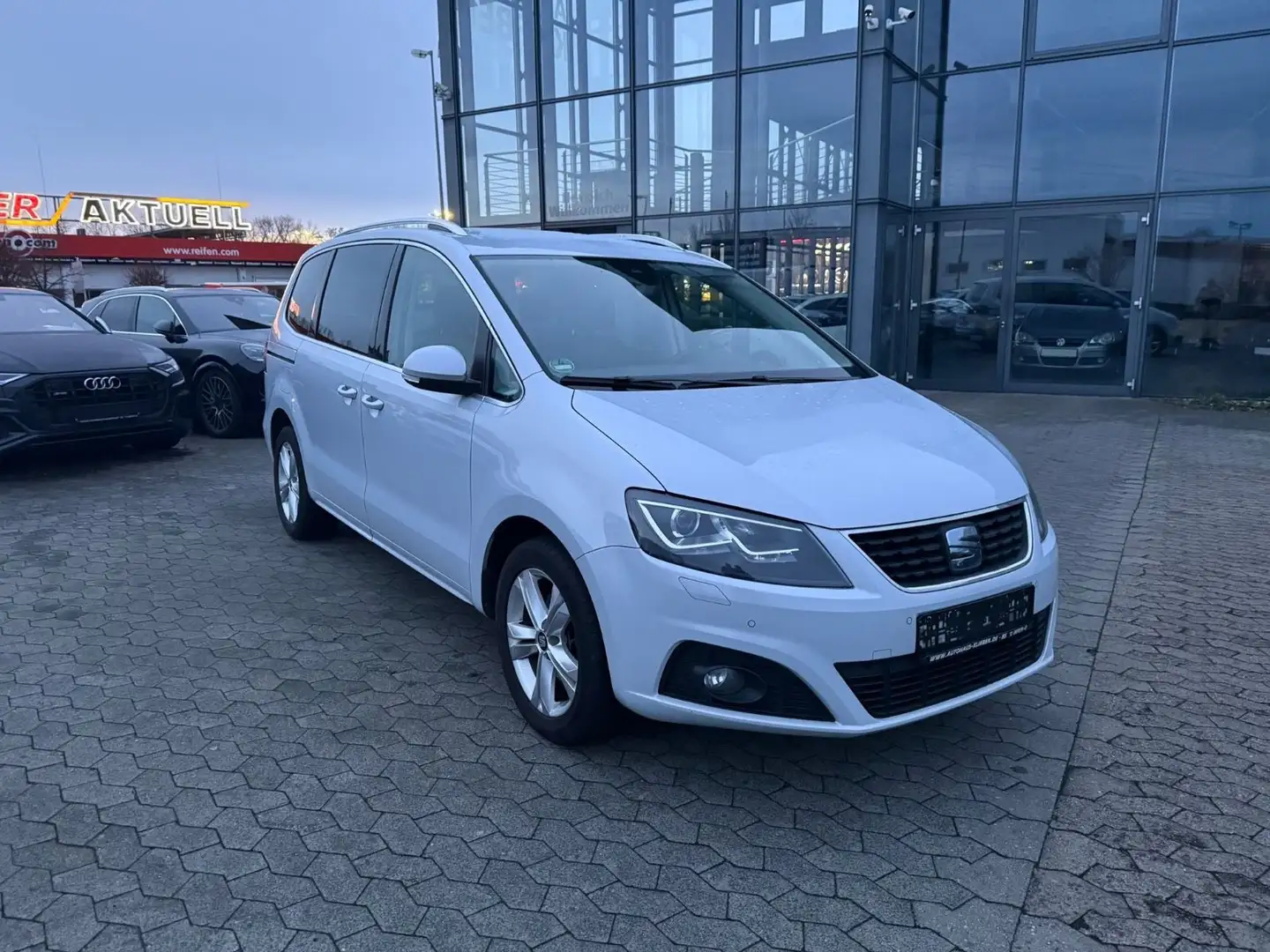 SEAT Alhambra Xcellence DSG NAVI KAMERA XENON Silber - 2