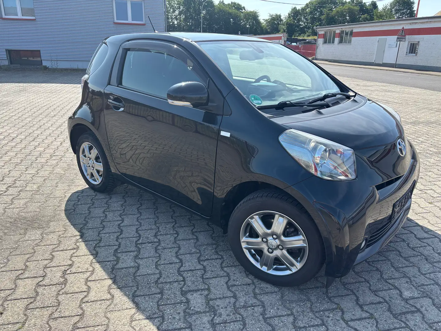 Toyota iQ IQ 1.0 Schwarz - 2