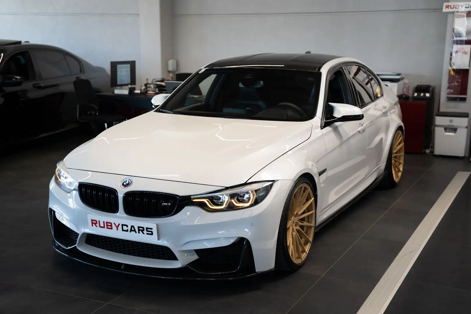 BMW M3 3er - F80 M3 DKG CARBON / YIDO / M Performance Weiß - 2