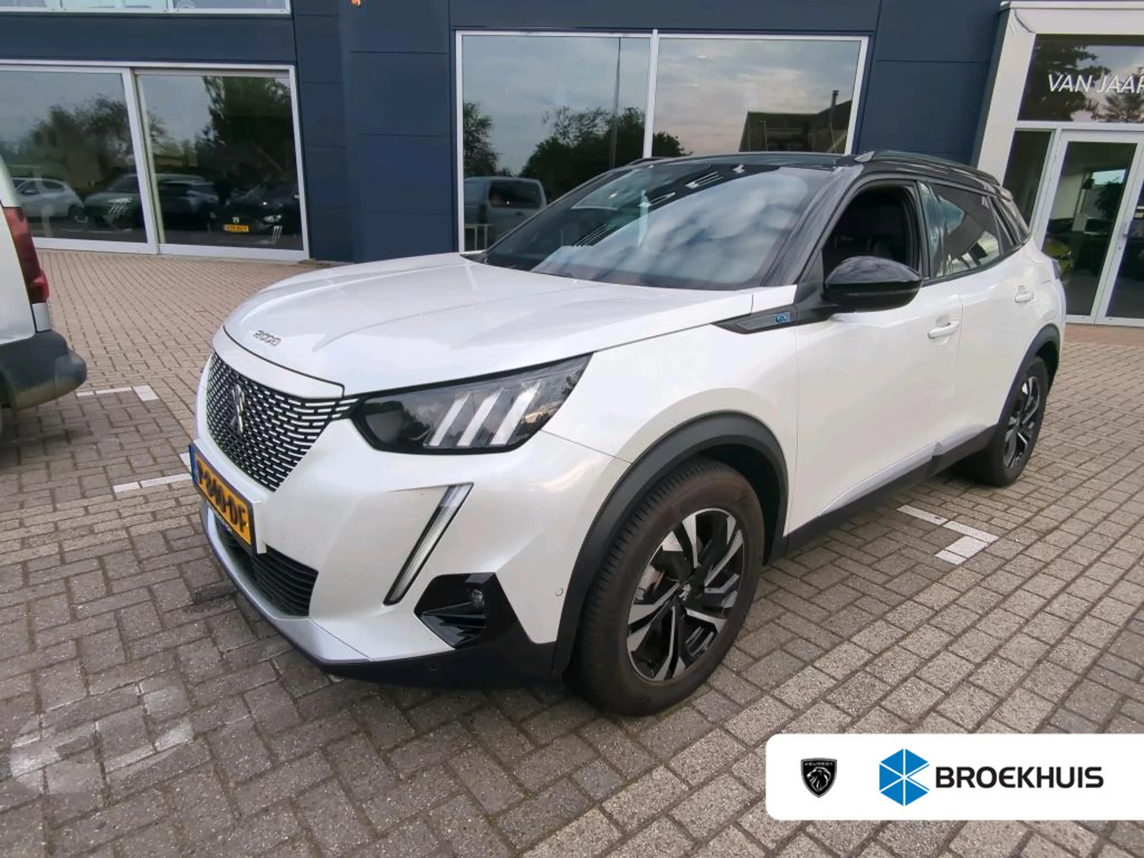 Peugeot e-2008 EV GT 50 kWh | Fase 3 laden | Navigatie | Camera |