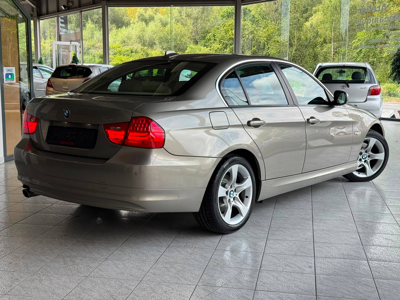 BMW 320 🟩2.0 ESSENCE 170CV - AUTOMATIQUE - GPS - AIRCO — photo 3