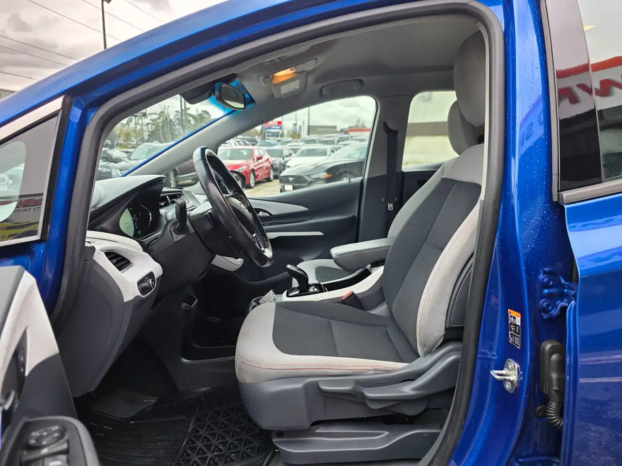 Chevrolet Bolt снимка Chevrolet Bolt