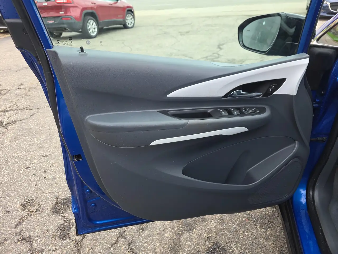 Chevrolet Bolt снимка Chevrolet Bolt