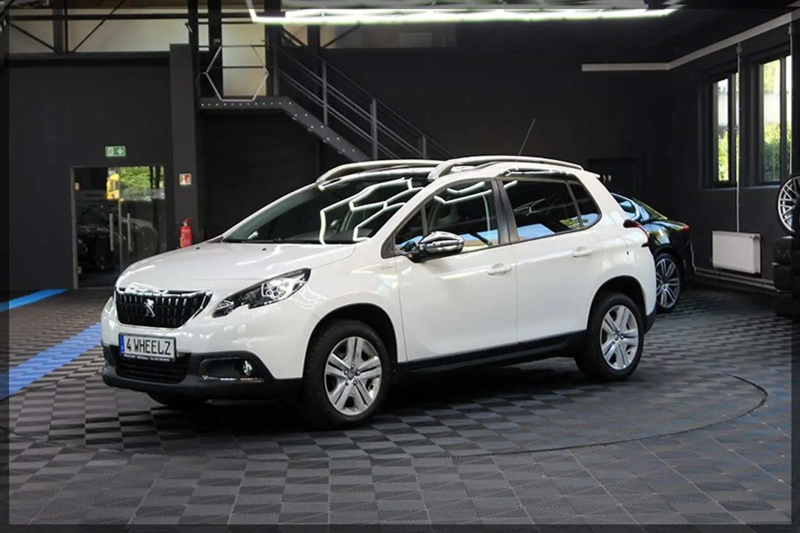Peugeot 2008 Allure PureTech 82 SITZHEIZUNG / PDC Blanc - 2