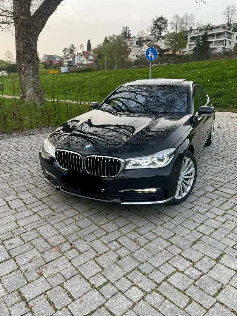 BMW 750 750 i xDrive Schwarz - 1