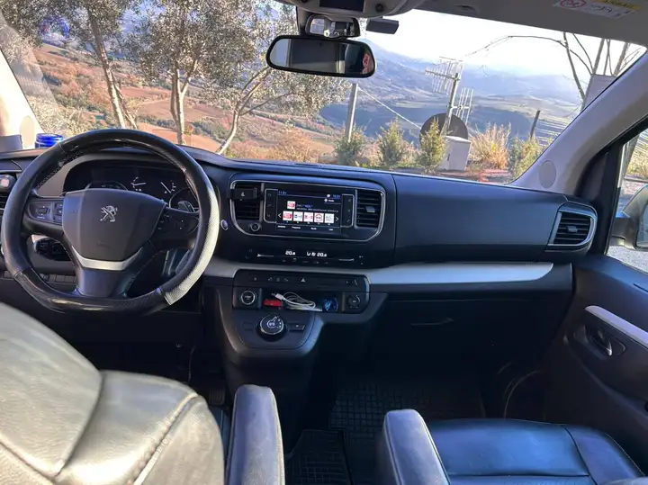 Peugeot Traveller Expert Allure