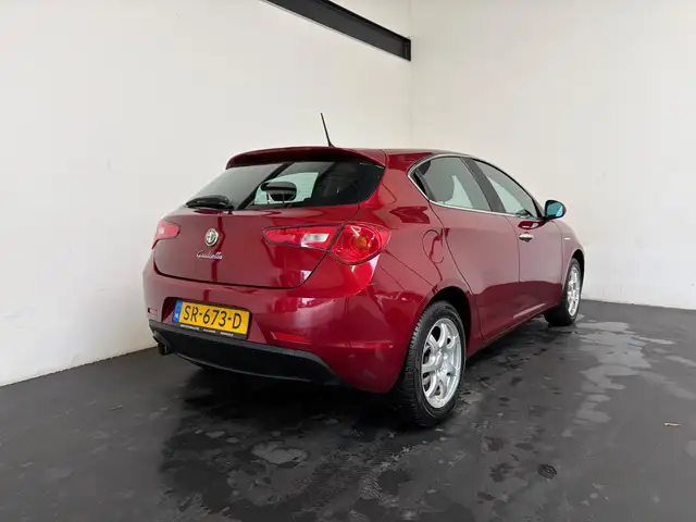 Alfa Romeo Giulietta view 2
