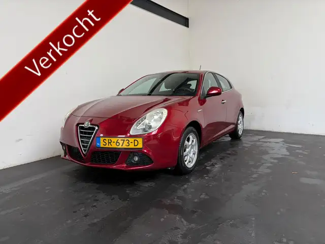 Alfa Romeo Giulietta main image