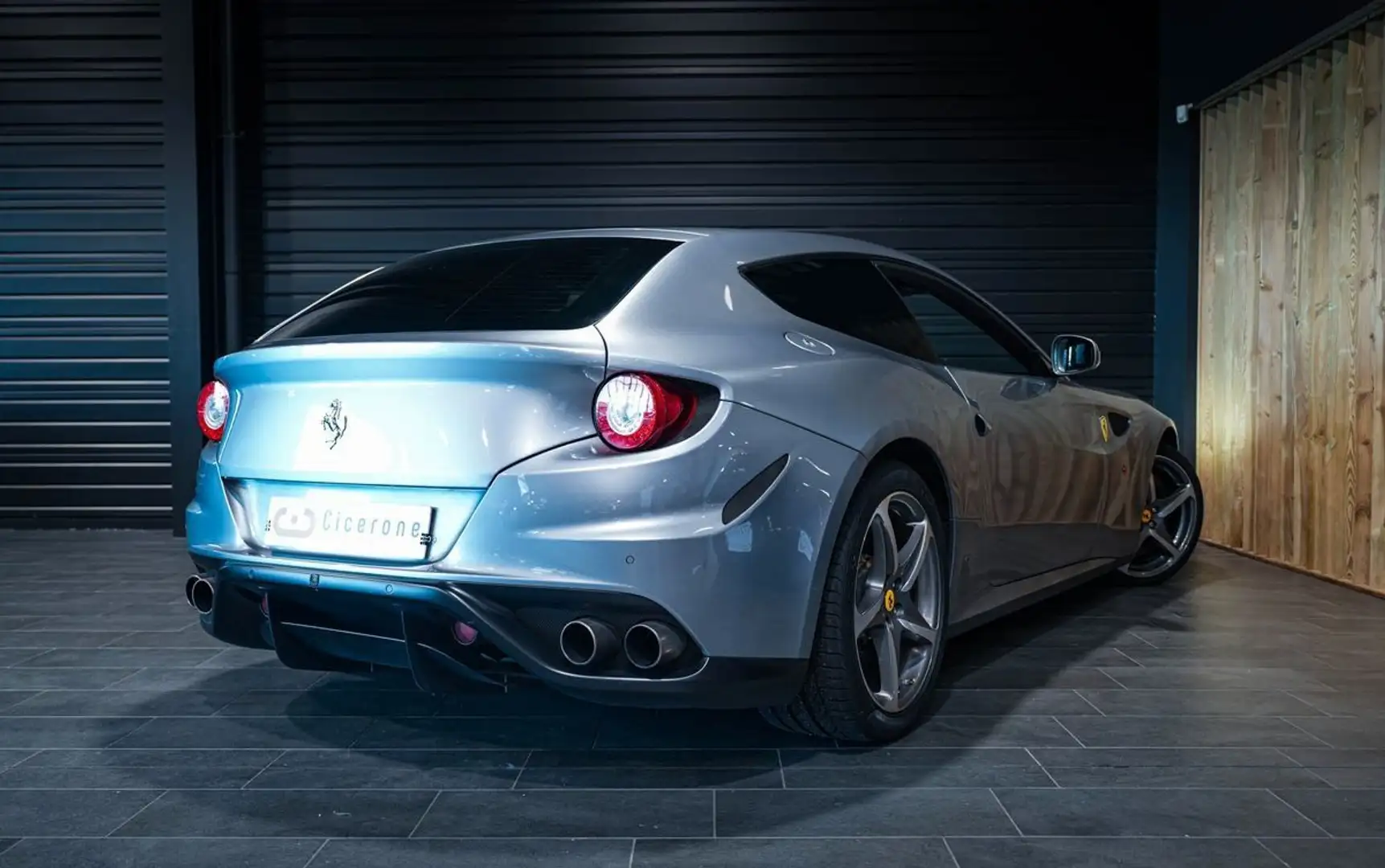 Ferrari FF V12 6.3L 660CH – 2011 GARANTIE 12MOIS INTÉRIEUR TAILOR MADE PASSENGER DISPLAY VOLANT CARBONE INSERTS XENON AFS CAMÉRA Grey - 2