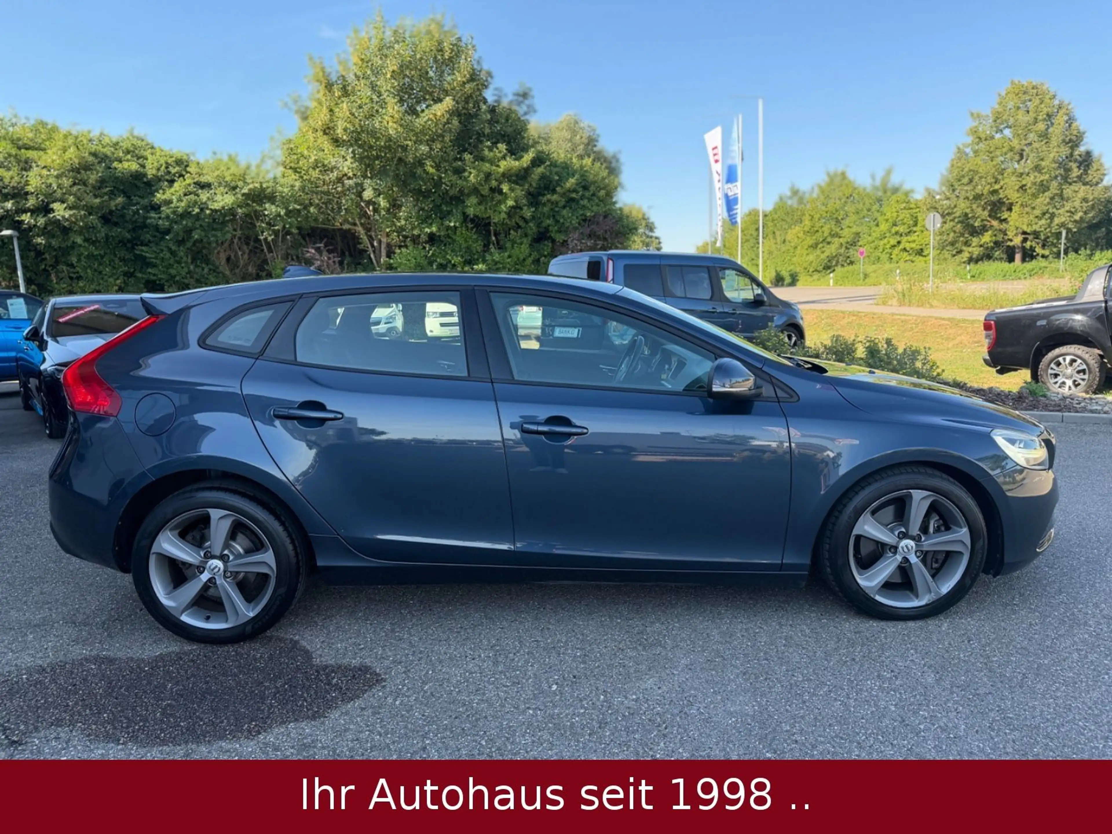 Volvo V40 D3 2.0 Momentum Automatik *LED/KAMERA/SENUS* — photo 6