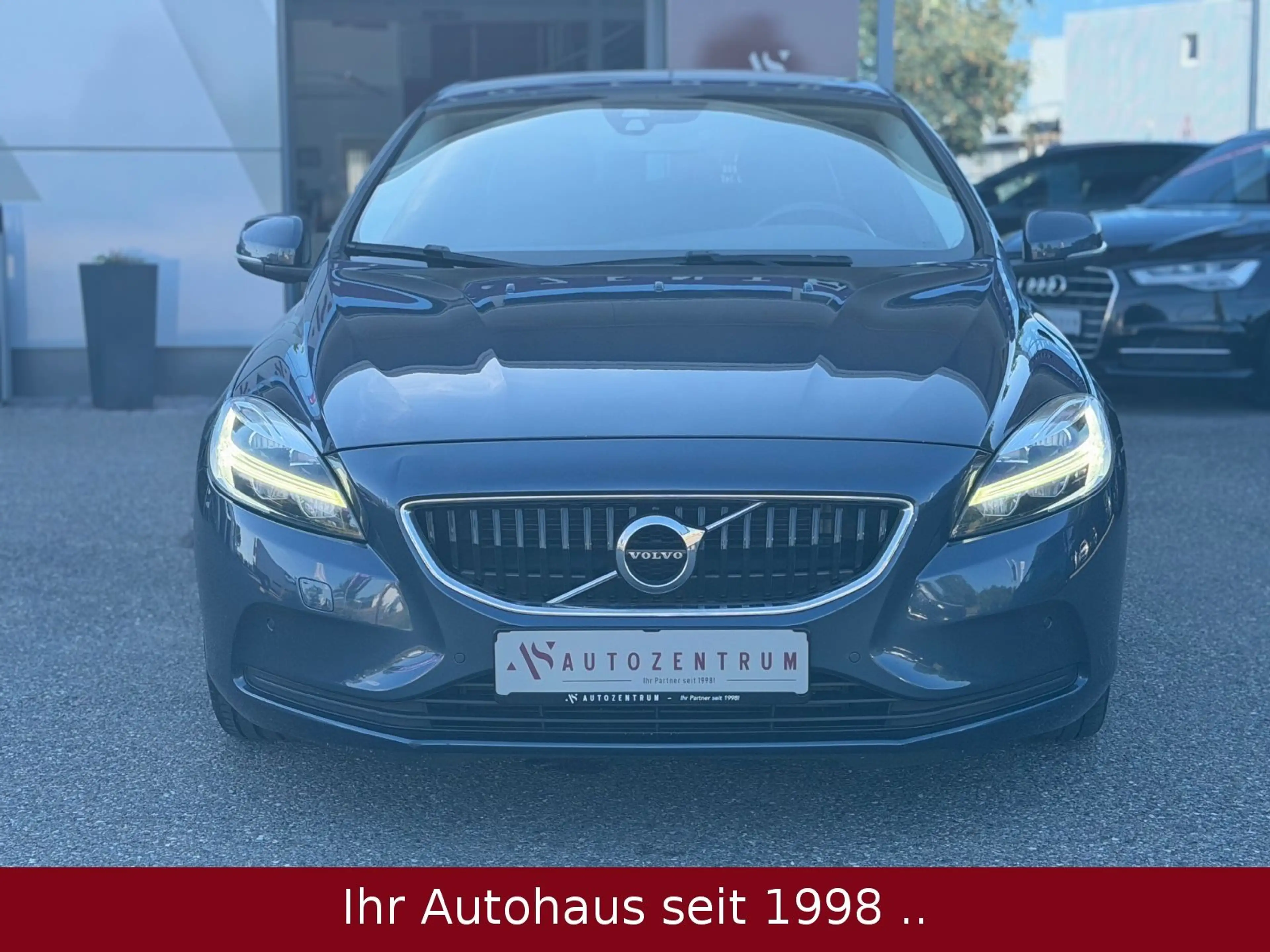 Volvo V40 D3 2.0 Momentum Automatik *LED/KAMERA/SENUS* — photo 3