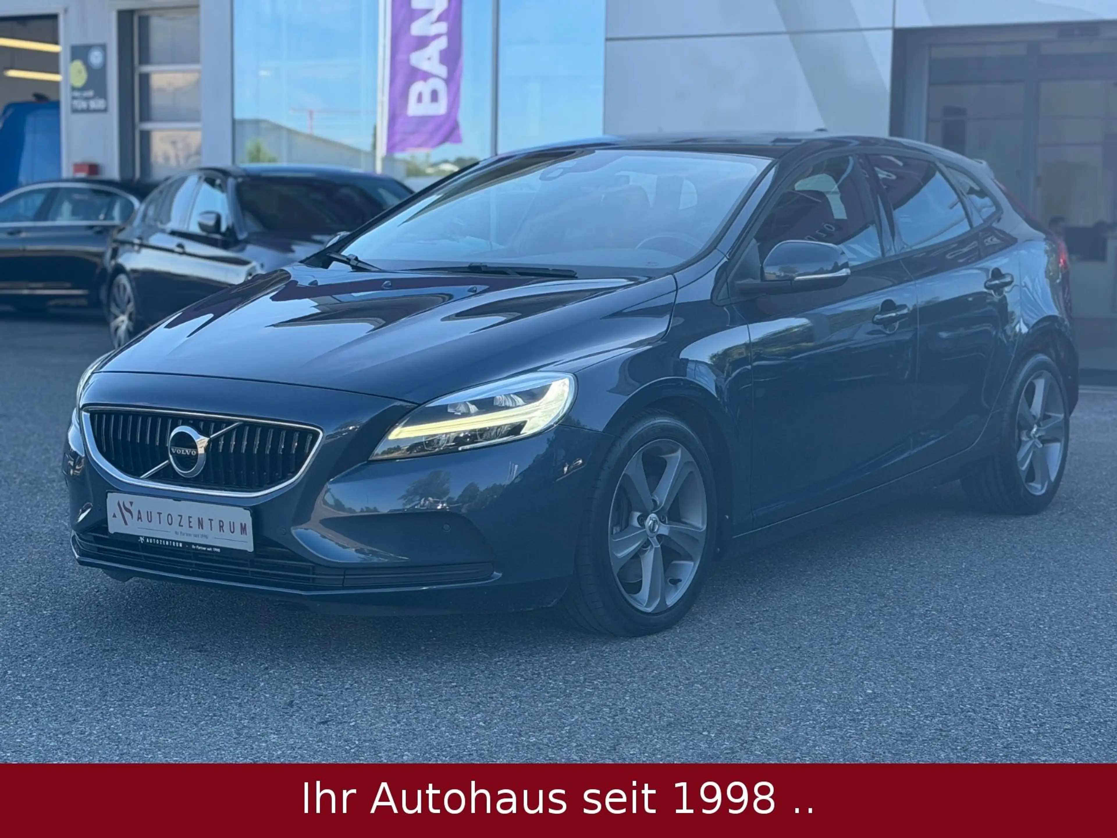 Volvo V40 D3 2.0 Momentum Automatik *LED/KAMERA/SENUS* — photo 2