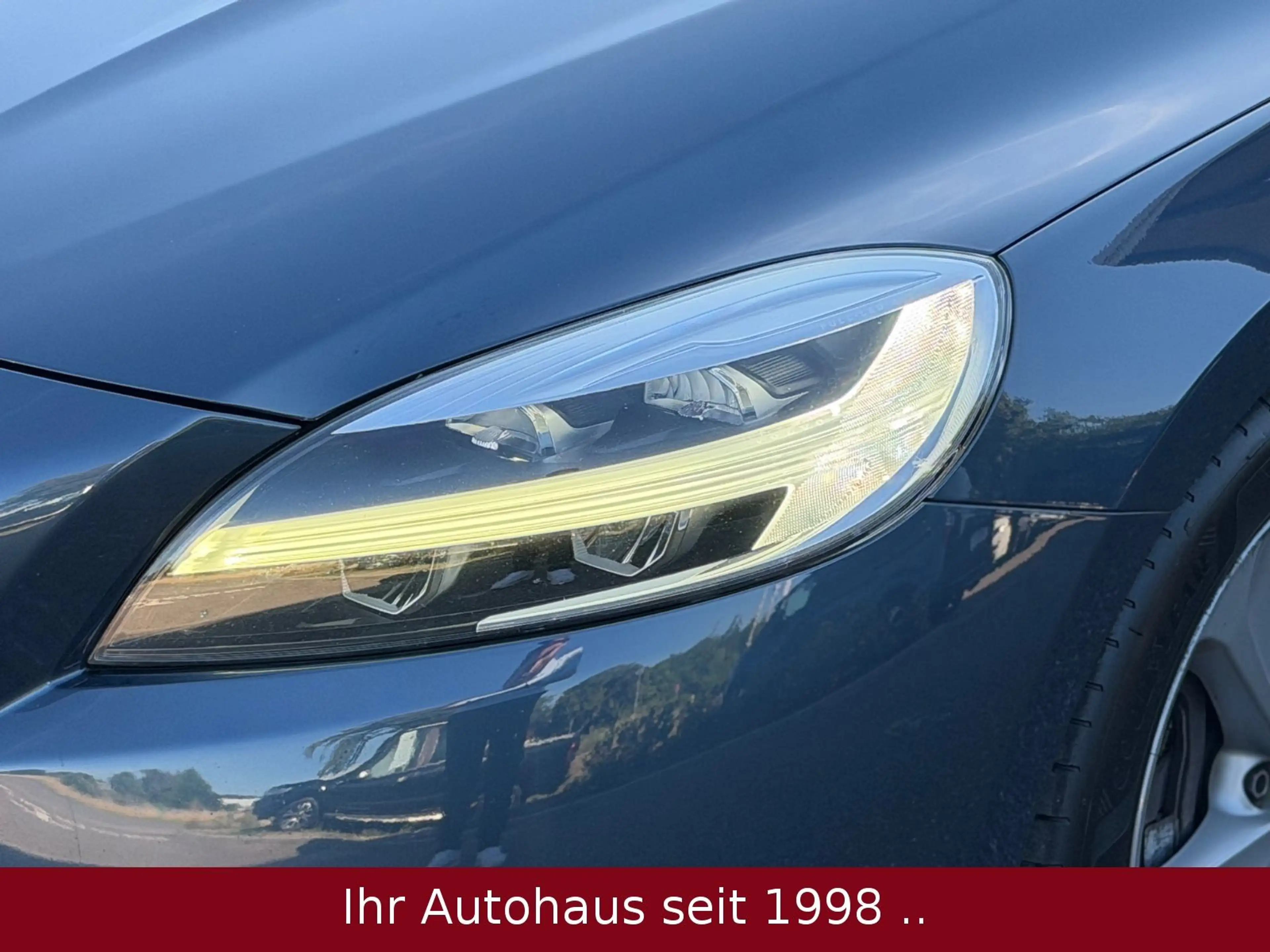Volvo V40 D3 2.0 Momentum Automatik *LED/KAMERA/SENUS* — photo 4