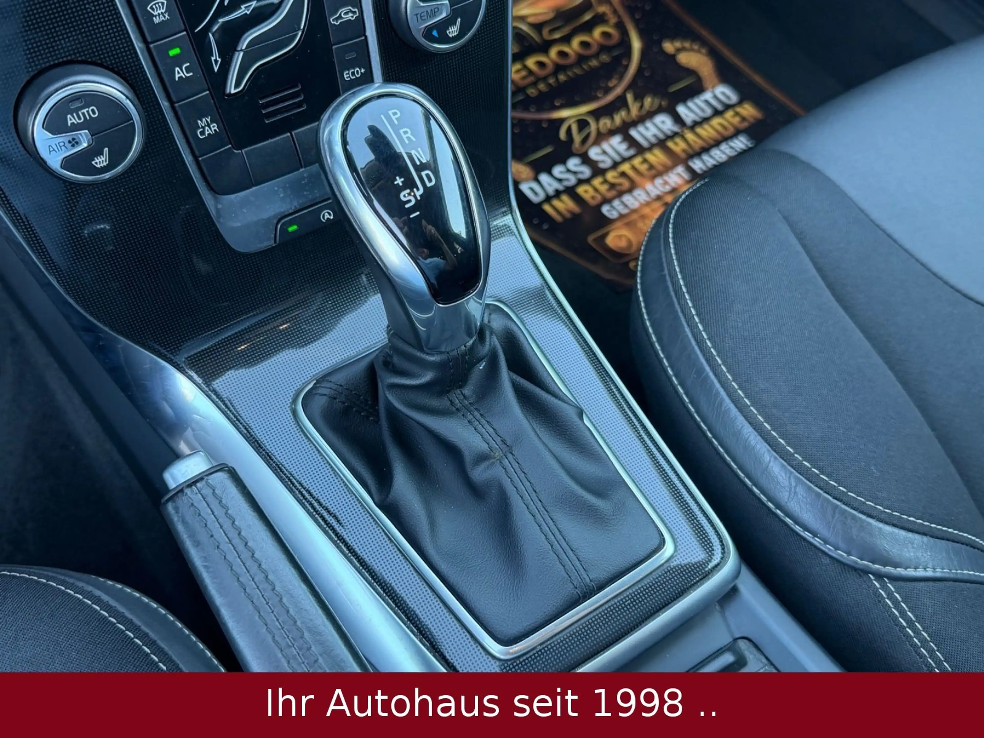 Volvo V40 D3 2.0 Momentum Automatik *LED/KAMERA/SENUS* — photo 15