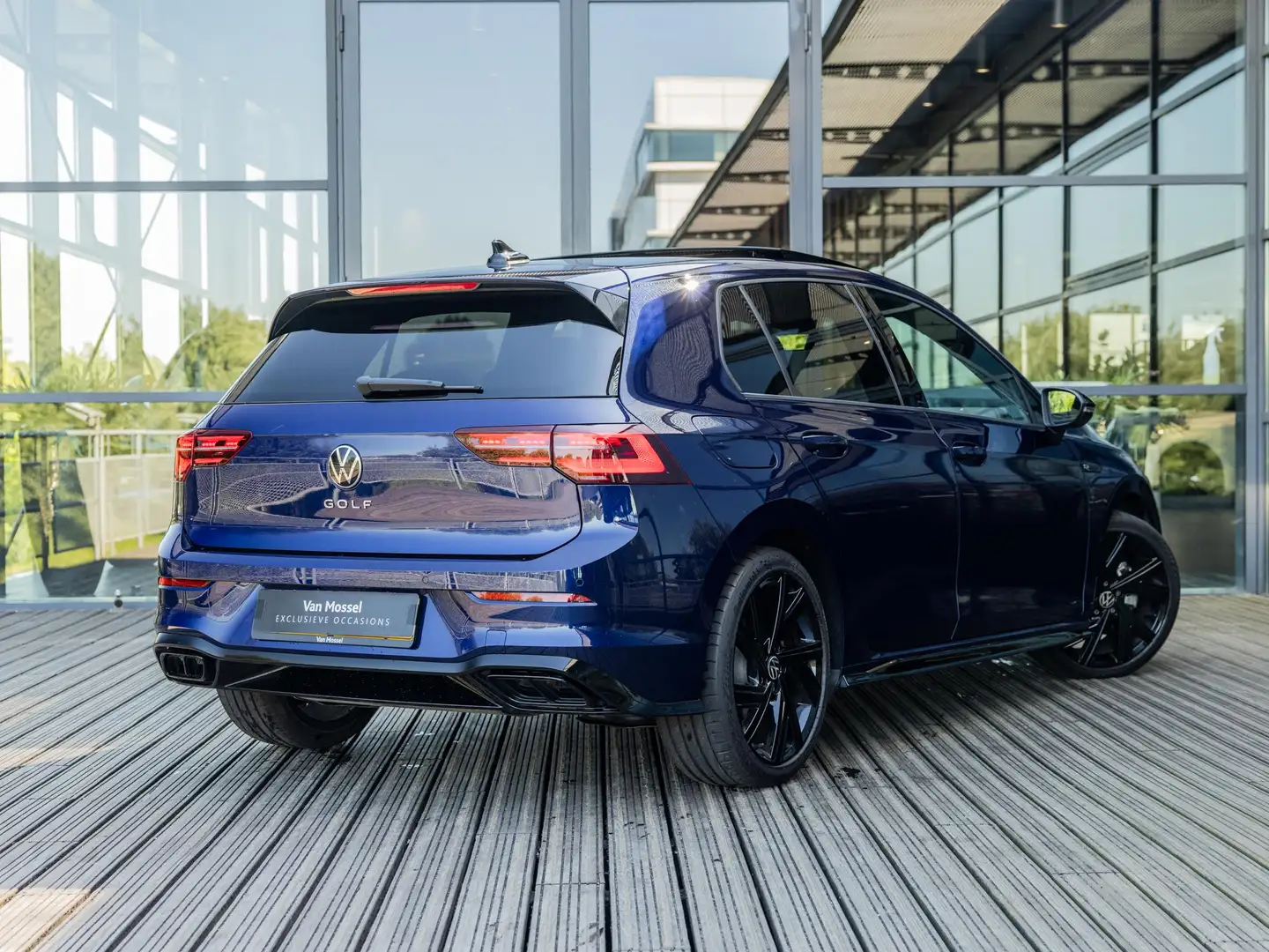 Volkswagen Golf 1.5 eTSI R-Line Business | Panorama/schuif-kanteld Blauw - 2