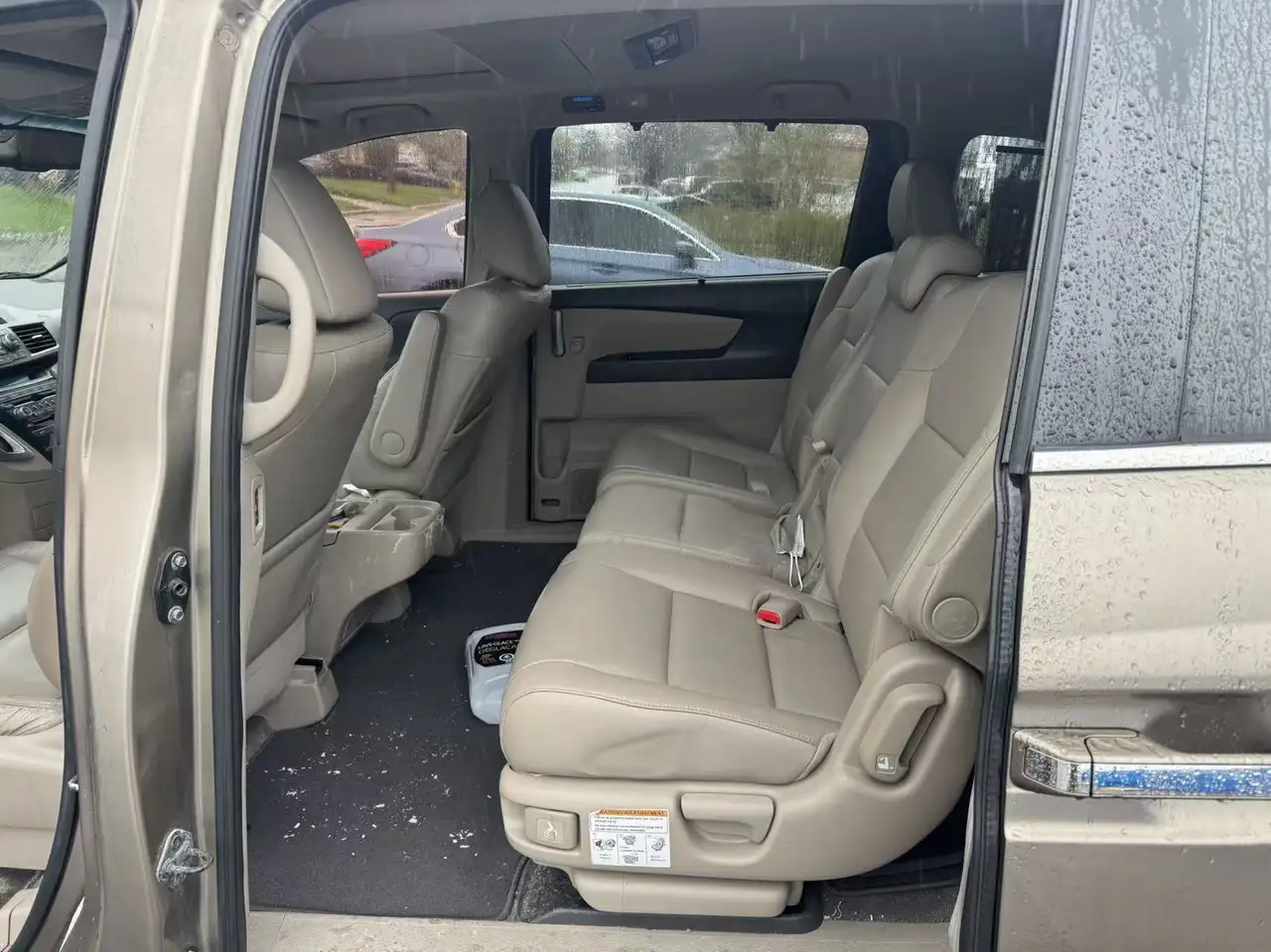 Honda Odyssey снимка Honda Odyssey