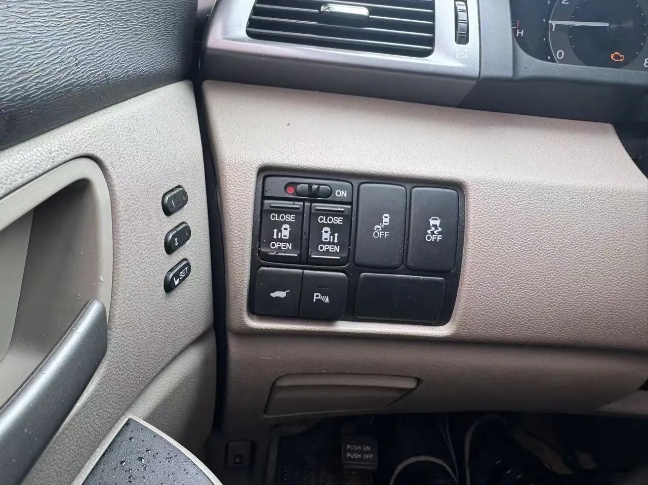 Honda Odyssey снимка Honda Odyssey