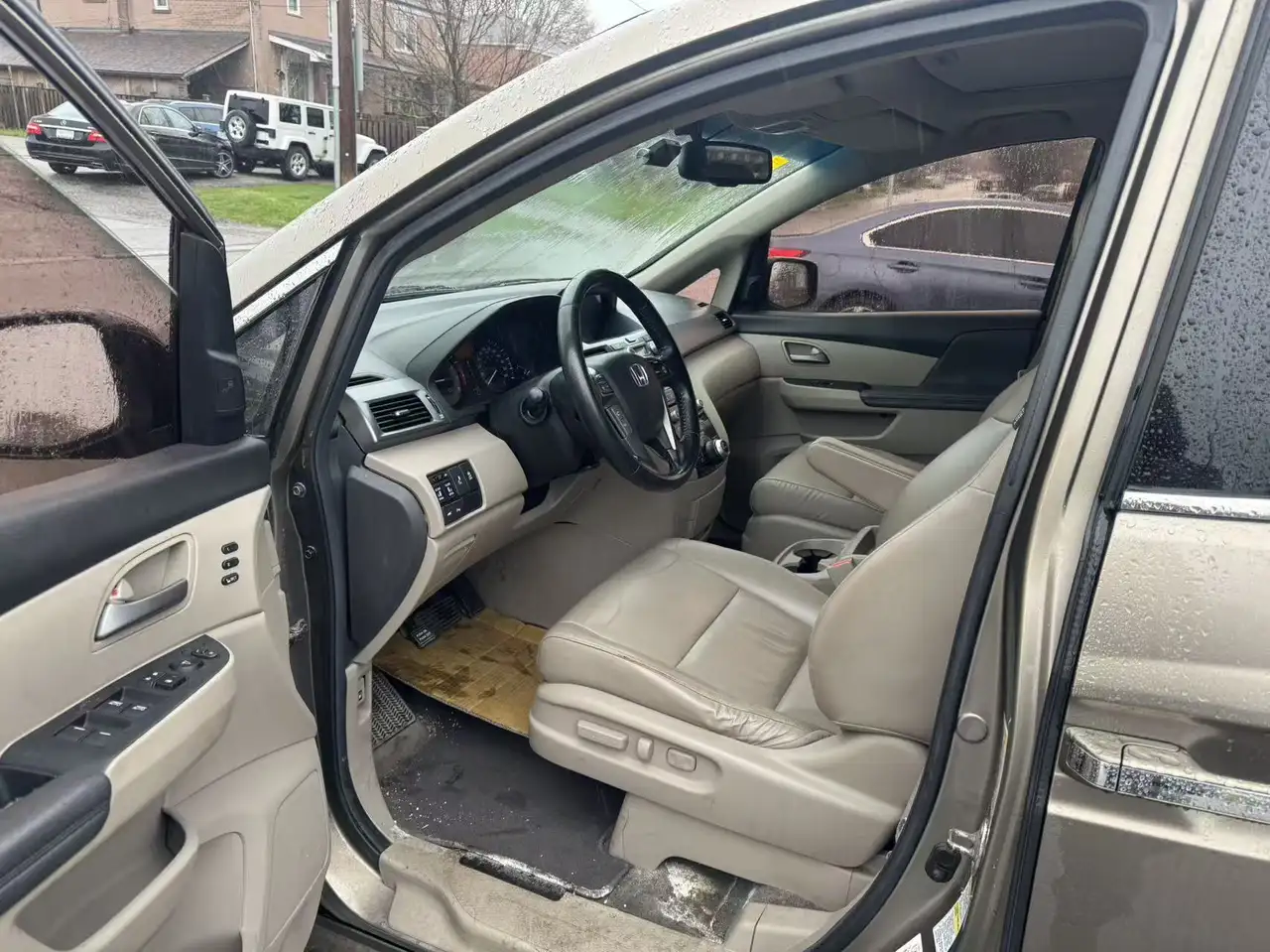 Honda Odyssey снимка Honda Odyssey