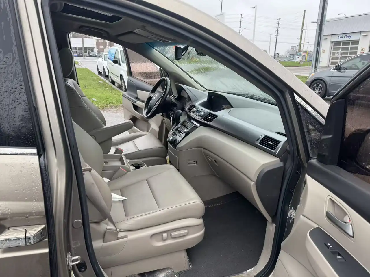 Honda Odyssey снимка Honda Odyssey