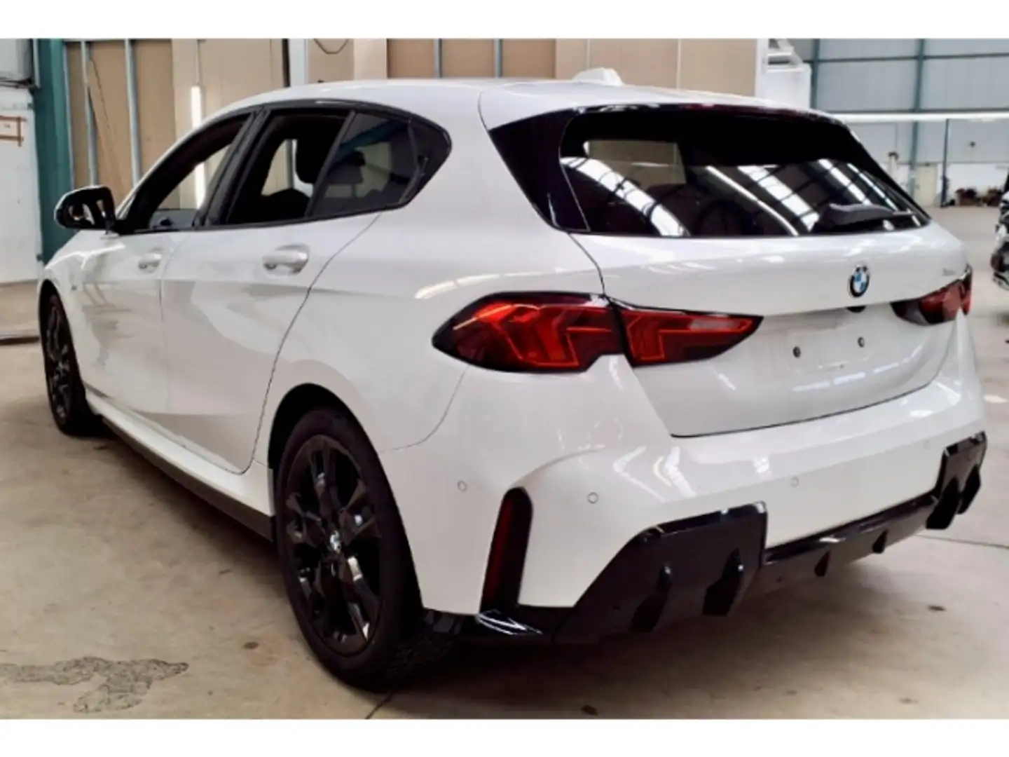 BMW 118 d F70 M Sport ad.M-FW Durchlade Sonnenschutz adLED Blanc - 2
