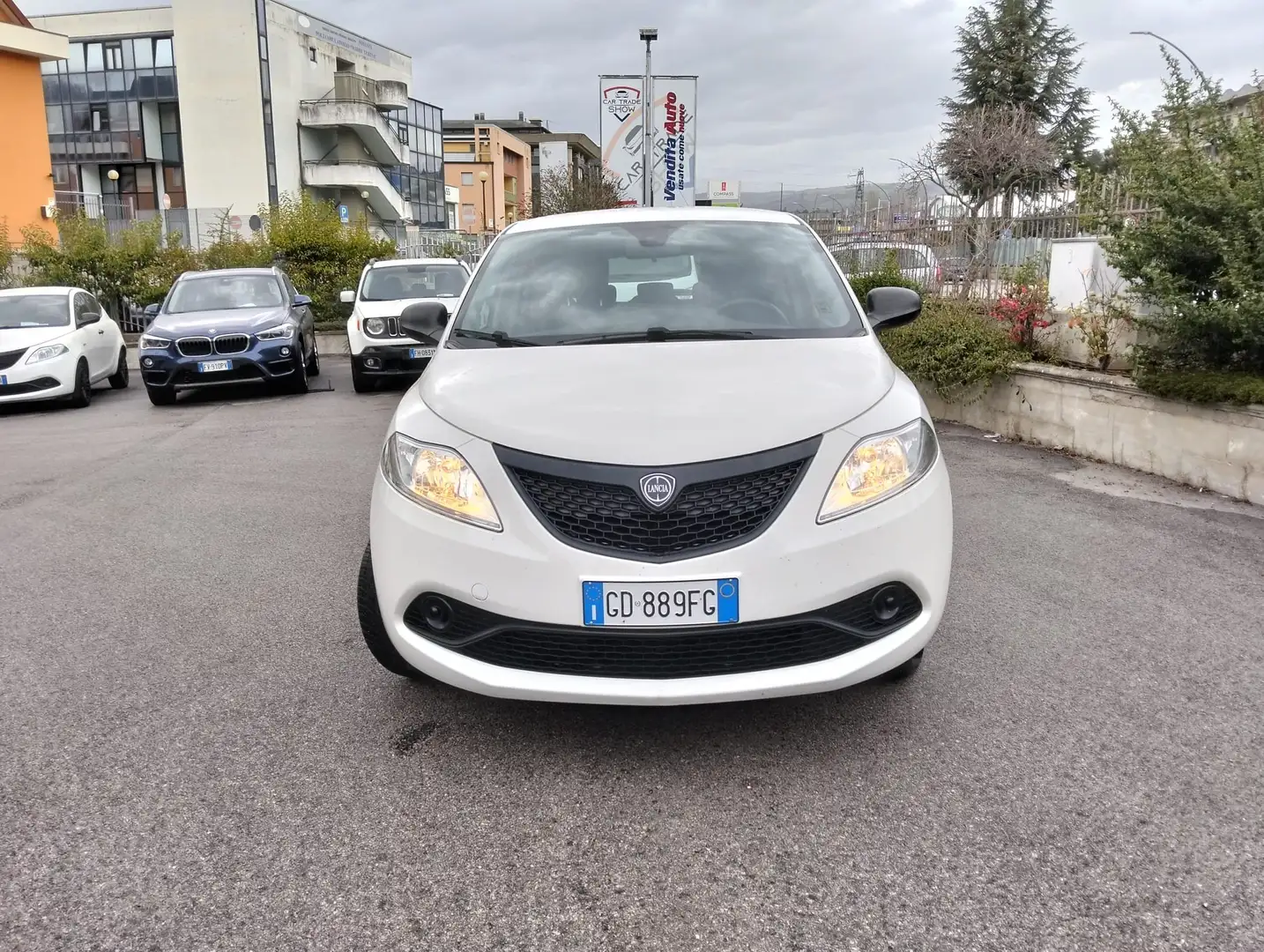 Lancia Ypsilon 1.0 firefly hybrid Silver s Bianco - 2