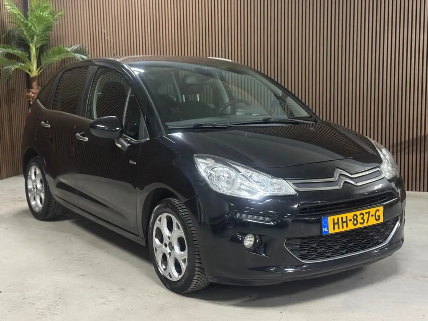 Citroen C3 1.2 PureT Exclusive Zwart - 2