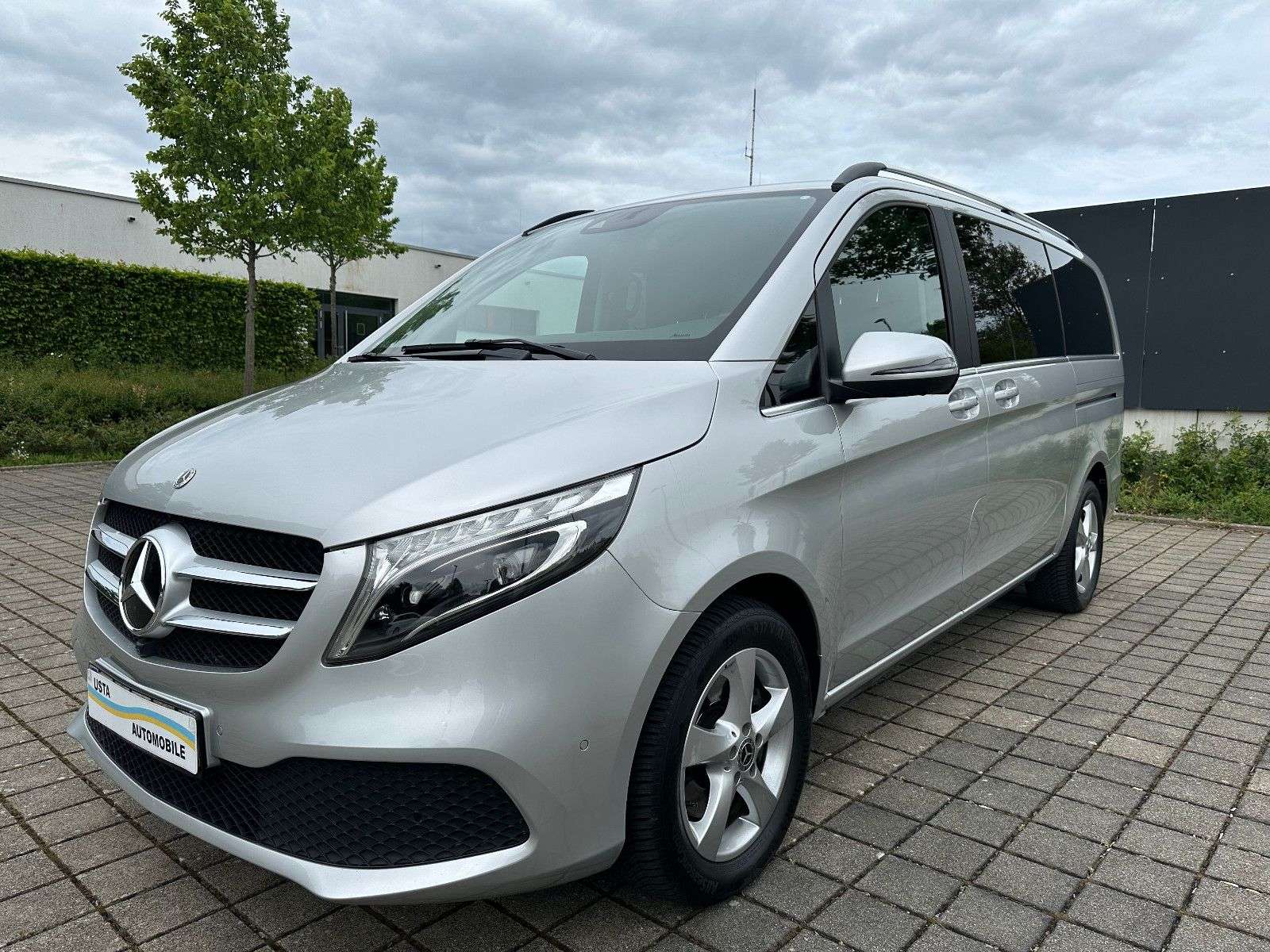 Second hand Mercedes Benz V-Class 300