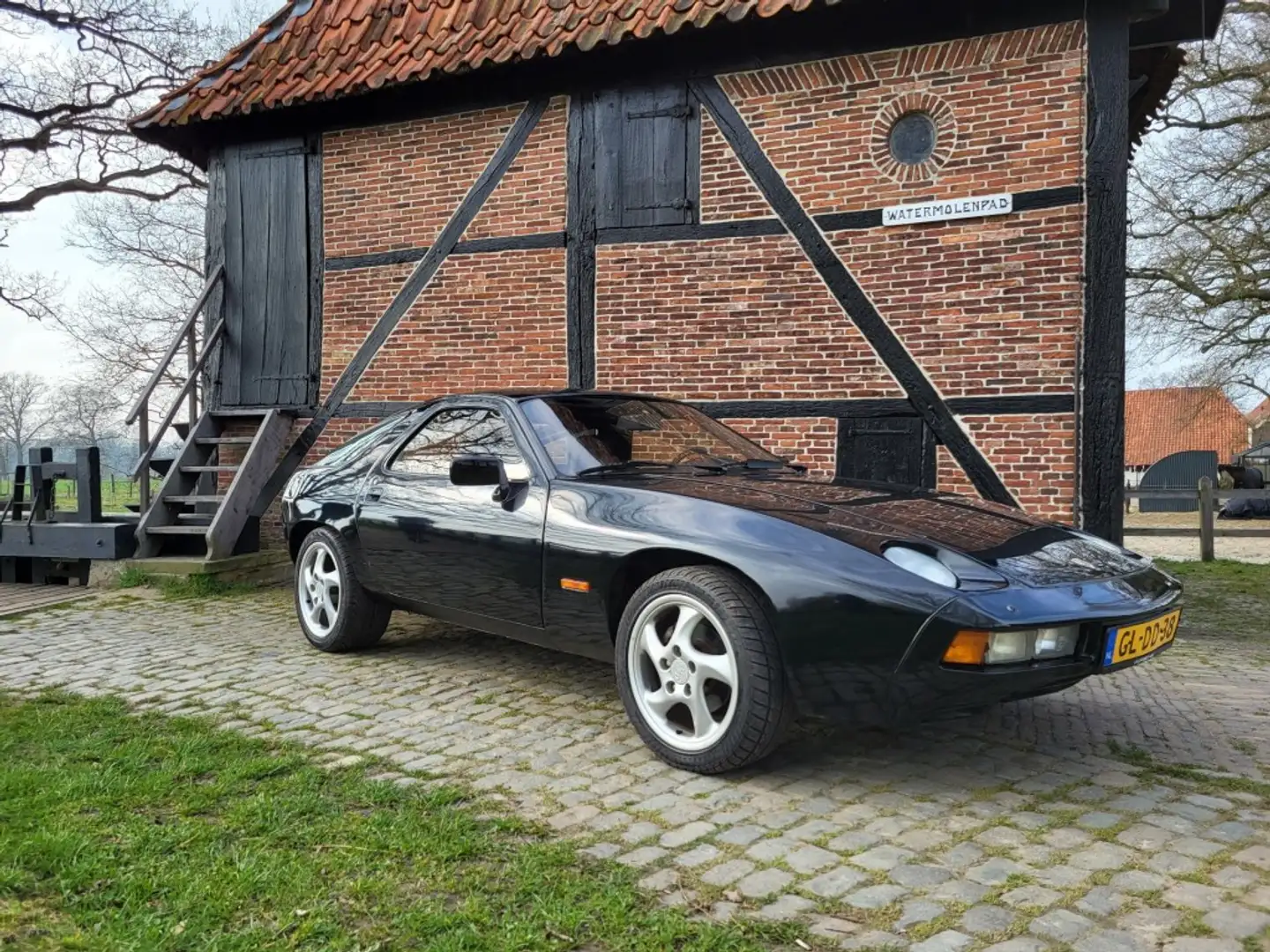 Porsche 928 handgeschakeld, met werk. Negro - 1