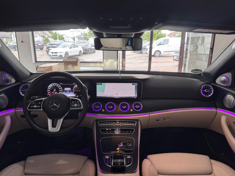 Mercedes-Benz E 220 d T  Amg Line — photo 15