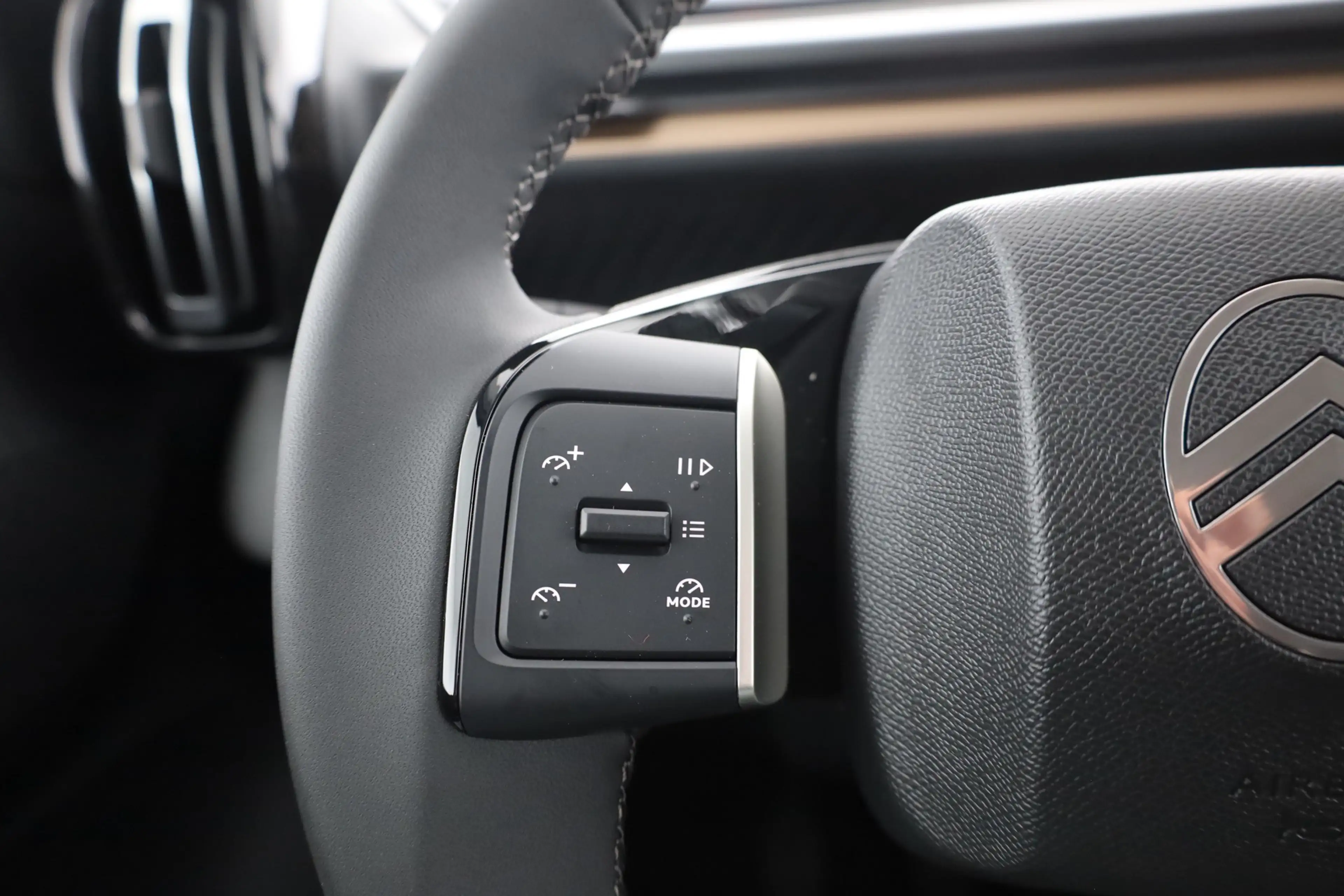 Citroen C3 Aircross 1.2 PureTech 100 LED Kamera Tempomat — photo 15
